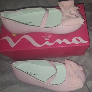 Girls size 10 Lauriane pink patent